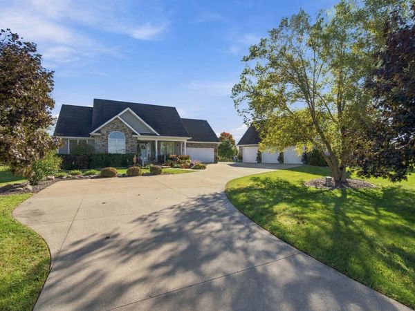 750 S Columbia Avenue , Oglesby, IL 61348