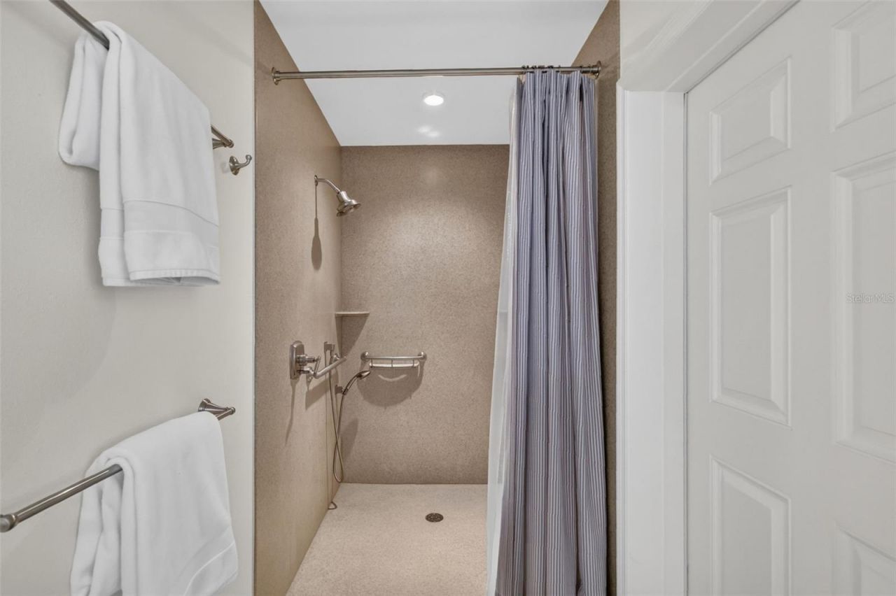 1307 La Salida Way, Leesburg, FL 34748 Photo