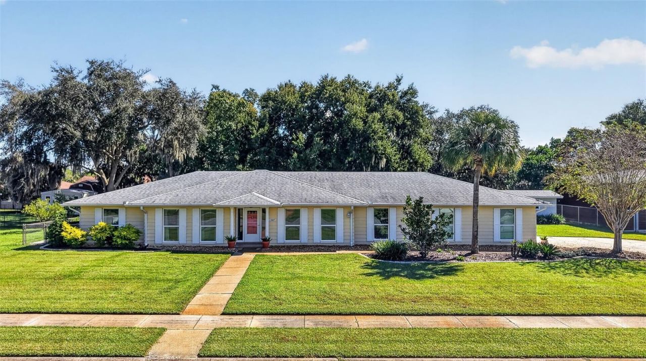 1307 La Salida Way, Leesburg, FL 34748 Photo