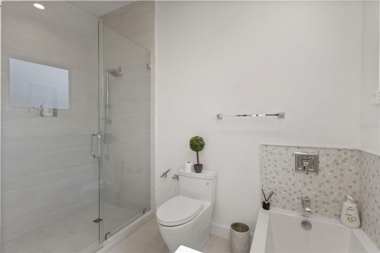 6091 Linneal Beach Drive, Apopka, FL 32703 Photo