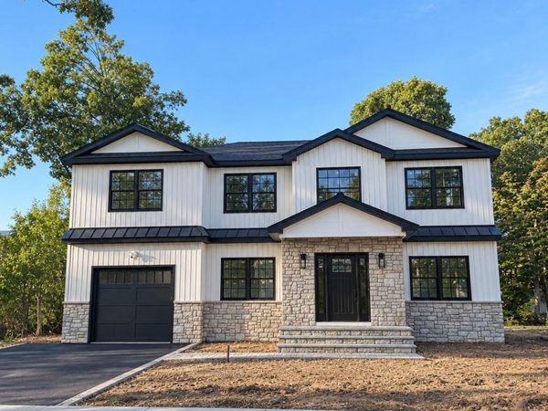 215 Boston Avenue , Massapequa, NY 11758