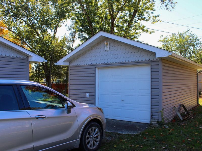 613 W William Street , Delaware, OH 43015 Photo 4