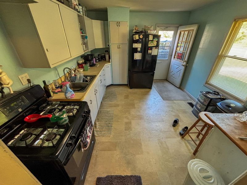 613 W William Street , Delaware, OH 43015 Photo 5