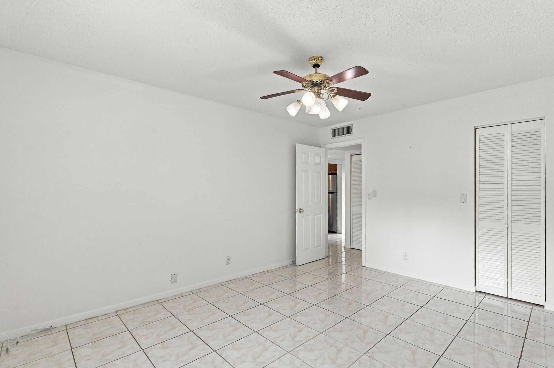 705 Lori Drive, Unit 102, Palm Springs, FL 33461 Photo