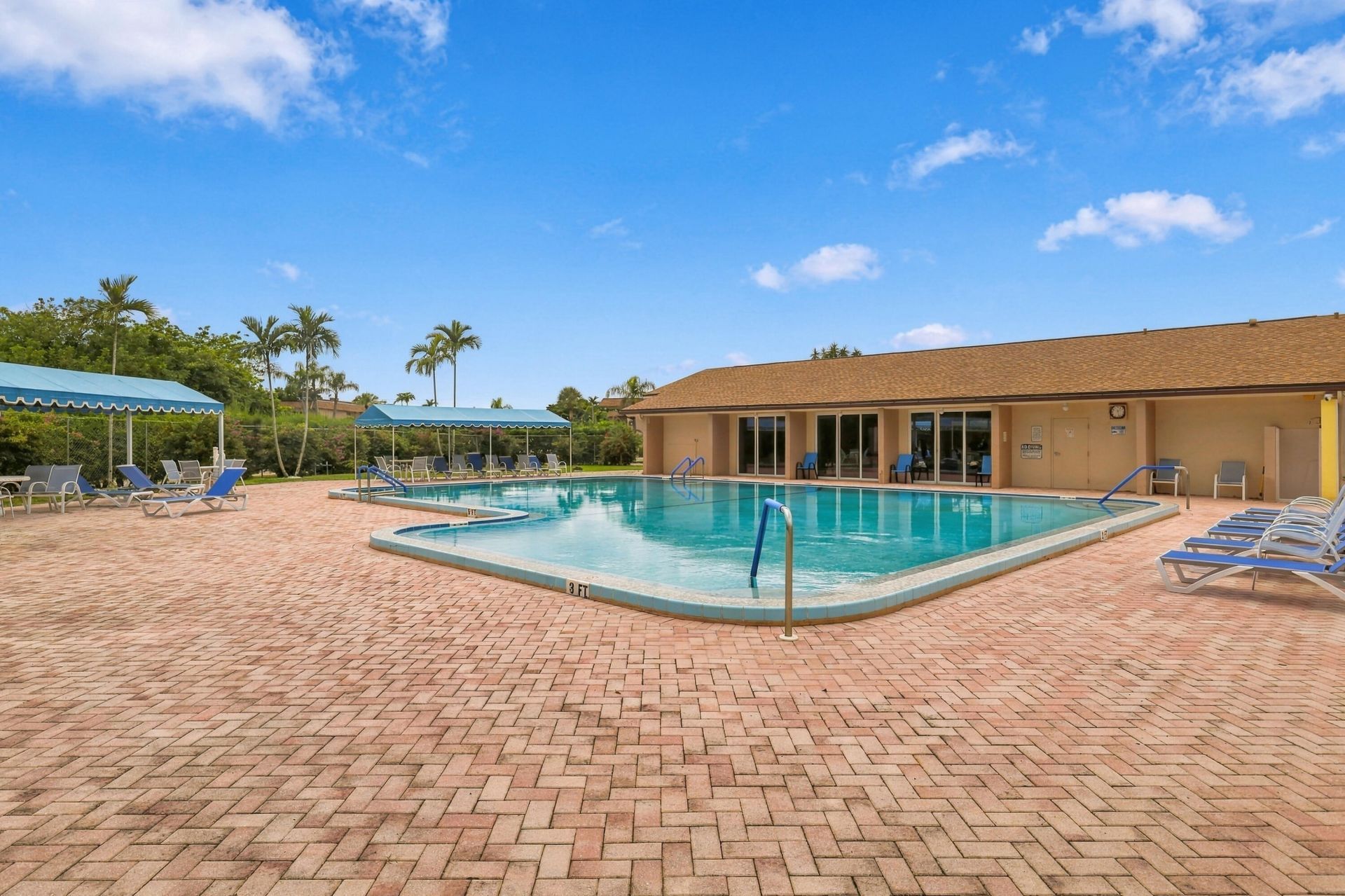705 Lori Drive, Unit 102, Palm Springs, FL 33461 Photo