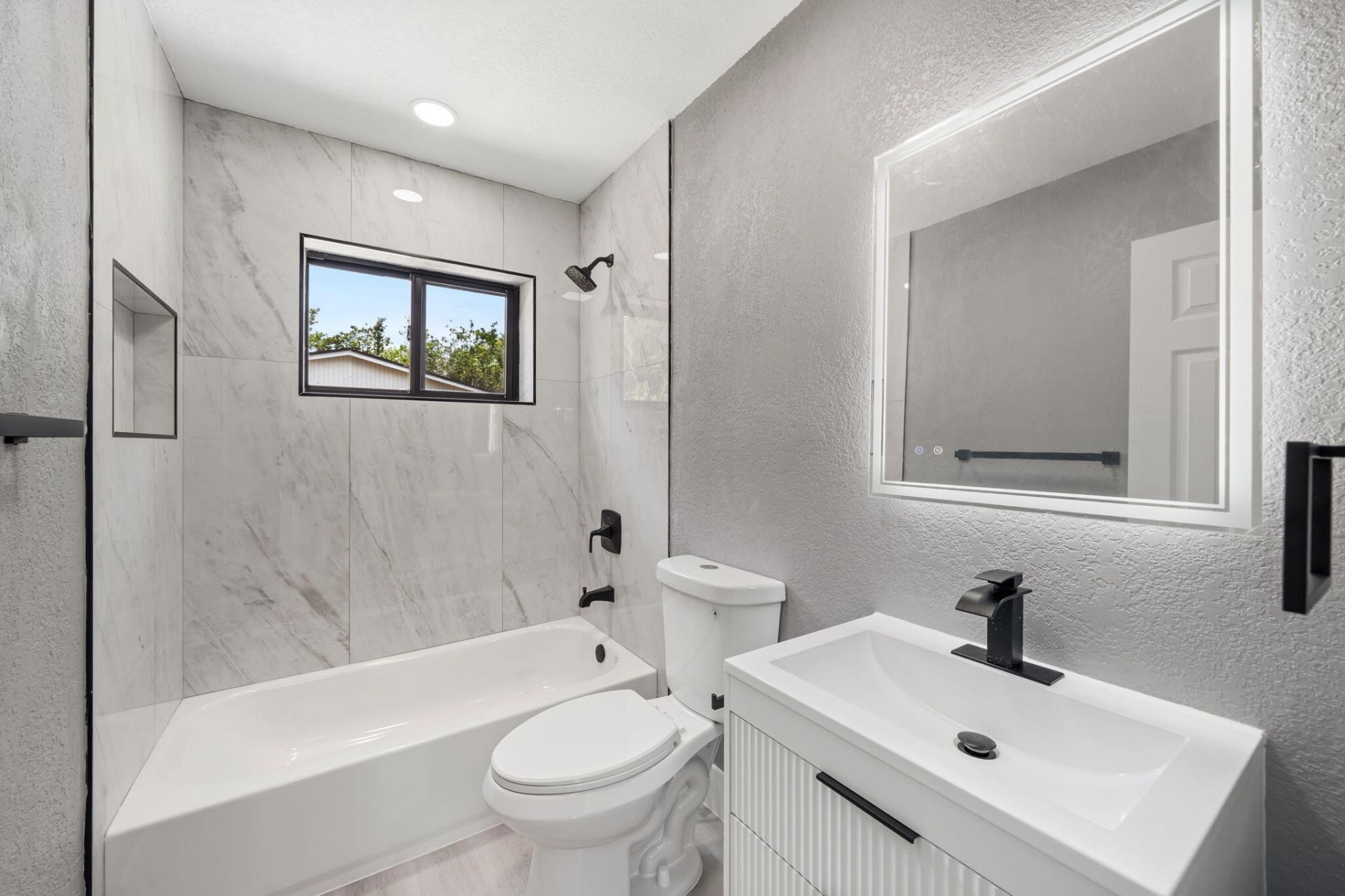 1944 NE 2nd Avenue, Pompano Beach, FL 33060 Photo