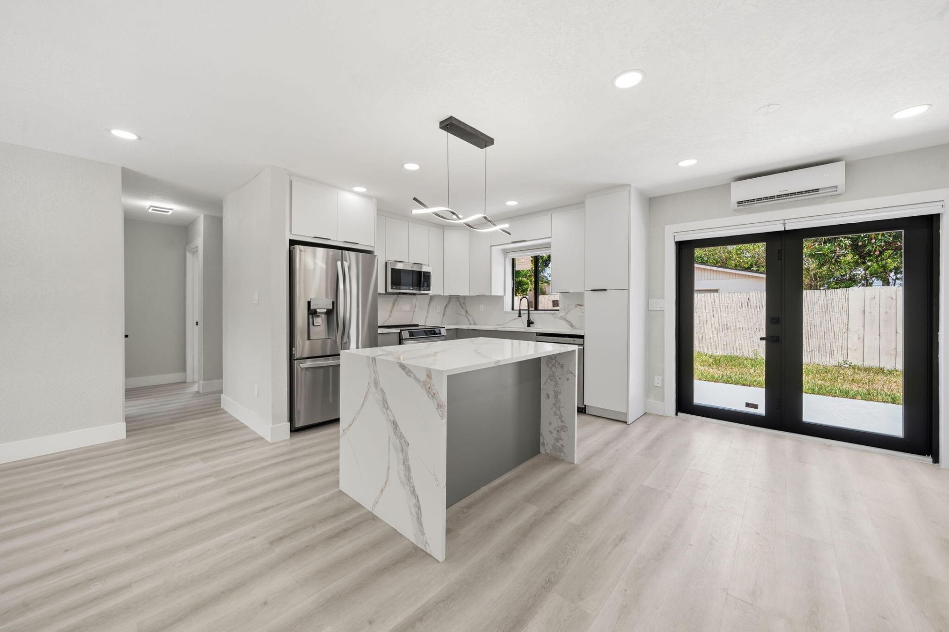 1944 NE 2nd Avenue, Pompano Beach, FL 33060 Photo