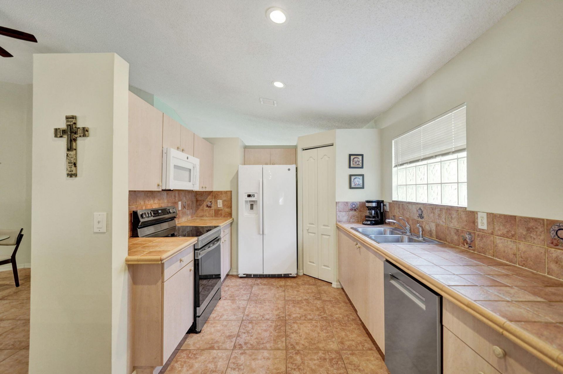 226 SW 206th Avenue, Pembroke Pines, FL 33029 Photo