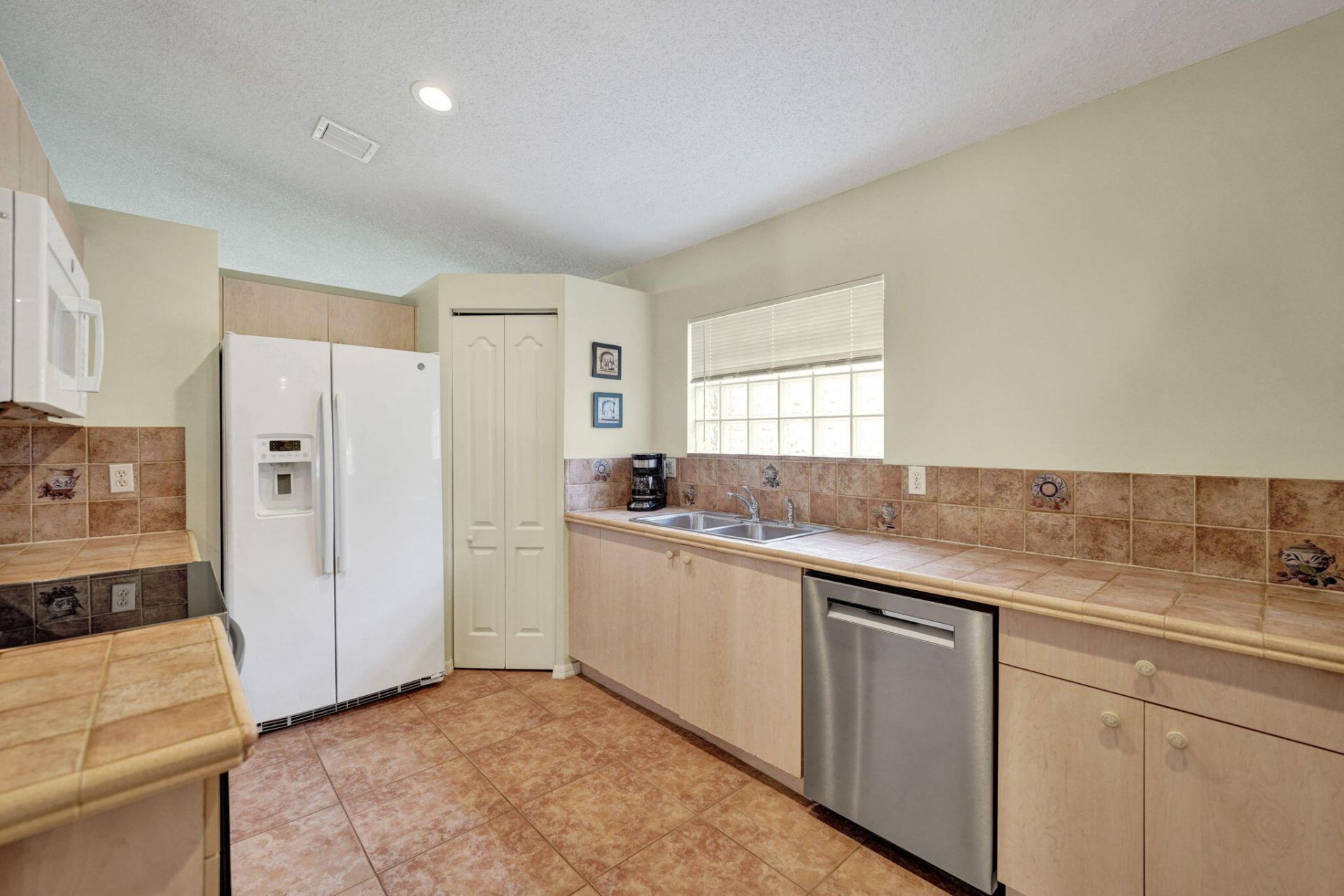 226 SW 206th Avenue, Pembroke Pines, FL 33029 Photo