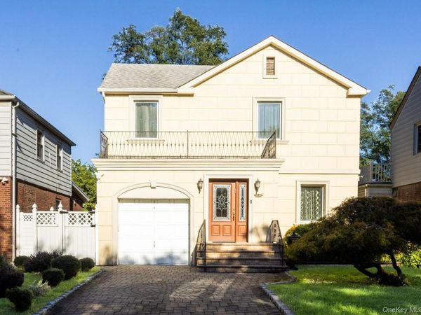 73-35 195th Street , Fresh Meadows, NY 11366