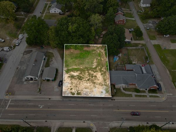 935 N Highland Ave , Jackson, TN 38301