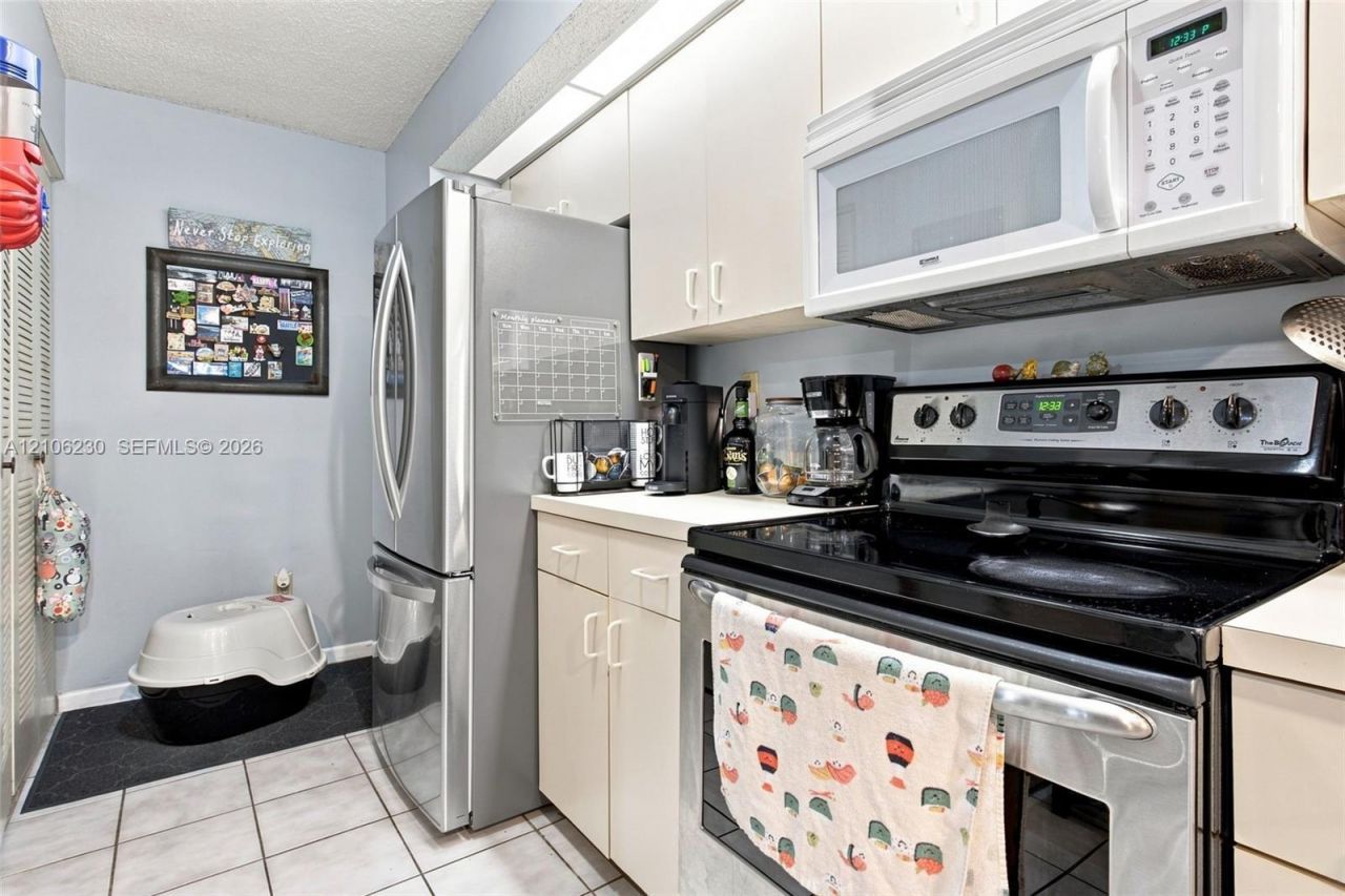 8590 SW 212th St , Unit 207, Cutler Bay, FL 33189 Photo
