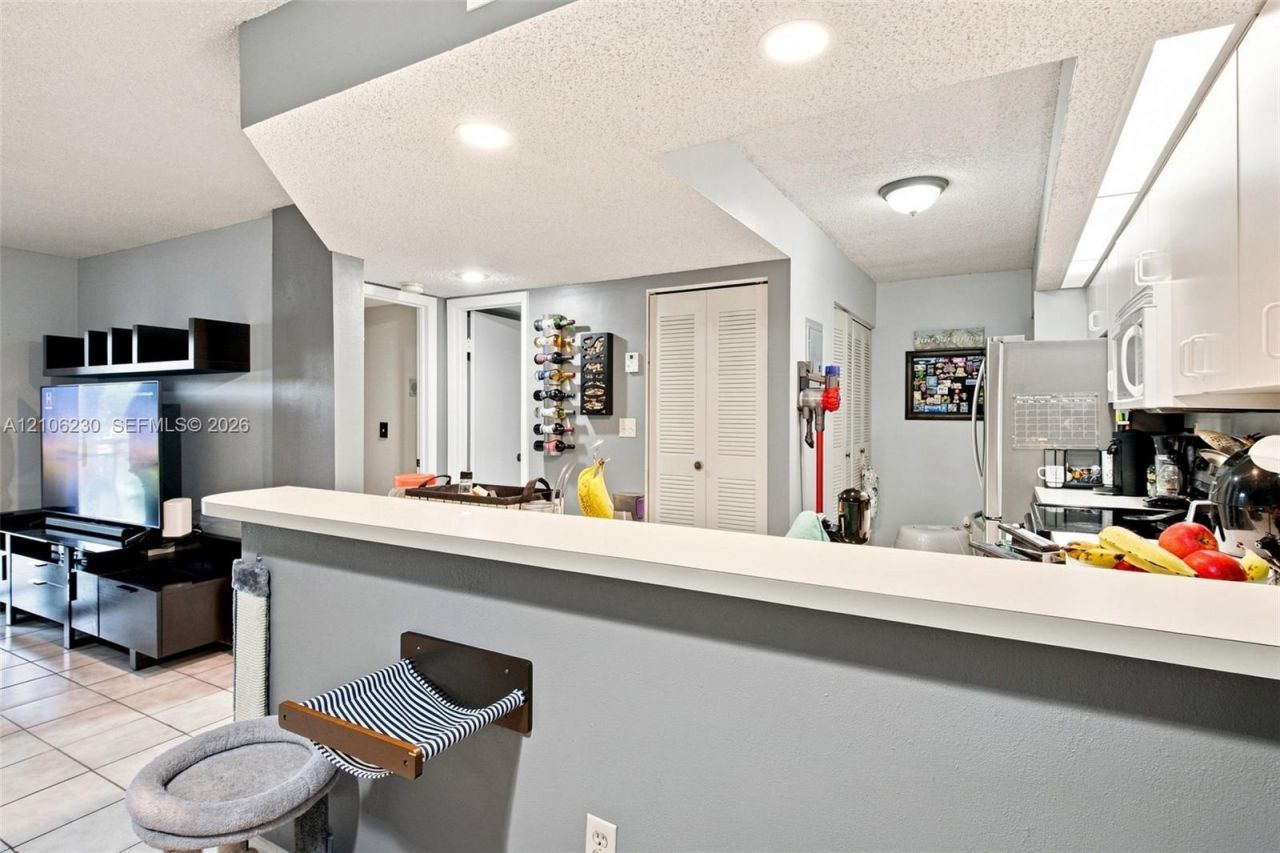 8590 SW 212th St , Unit 207, Cutler Bay, FL 33189 Photo