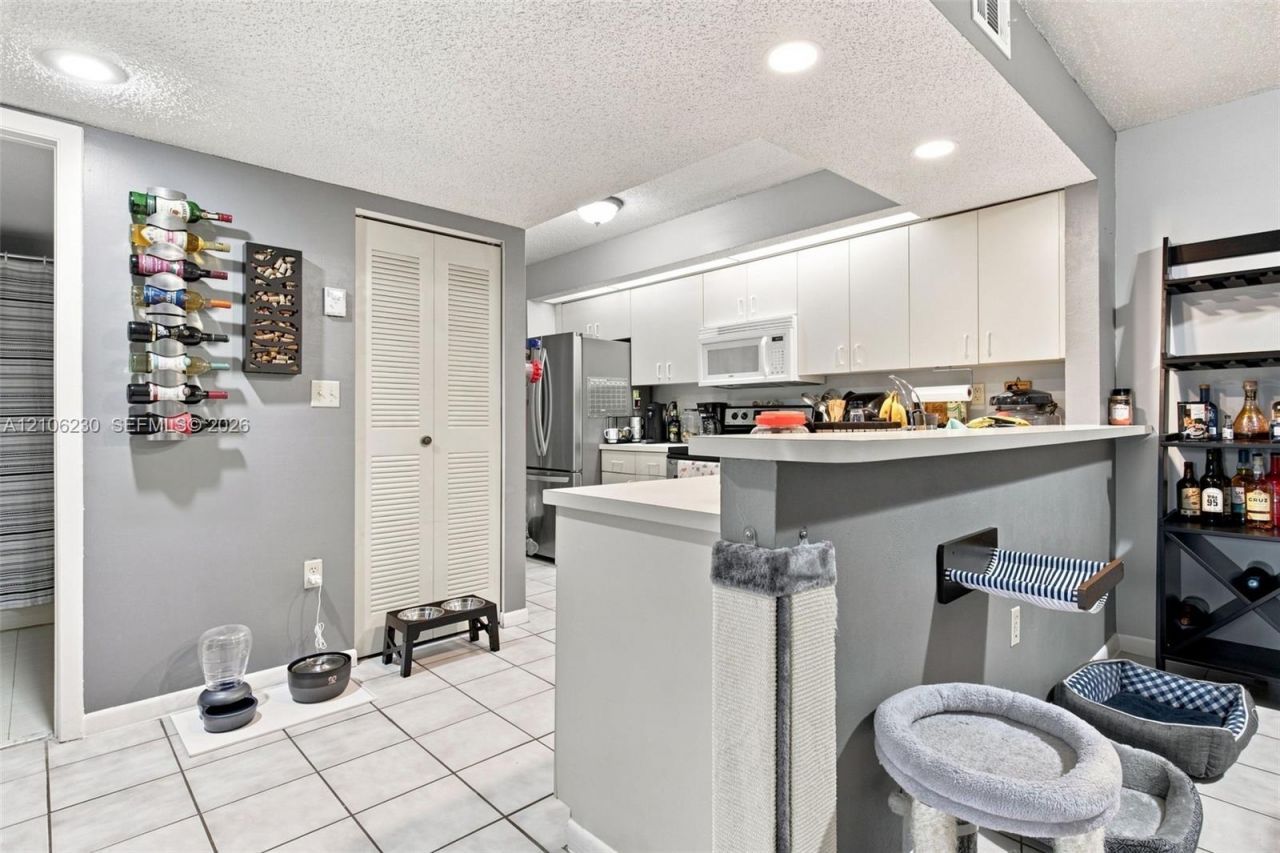 8590 SW 212th St , Unit 207, Cutler Bay, FL 33189 Photo