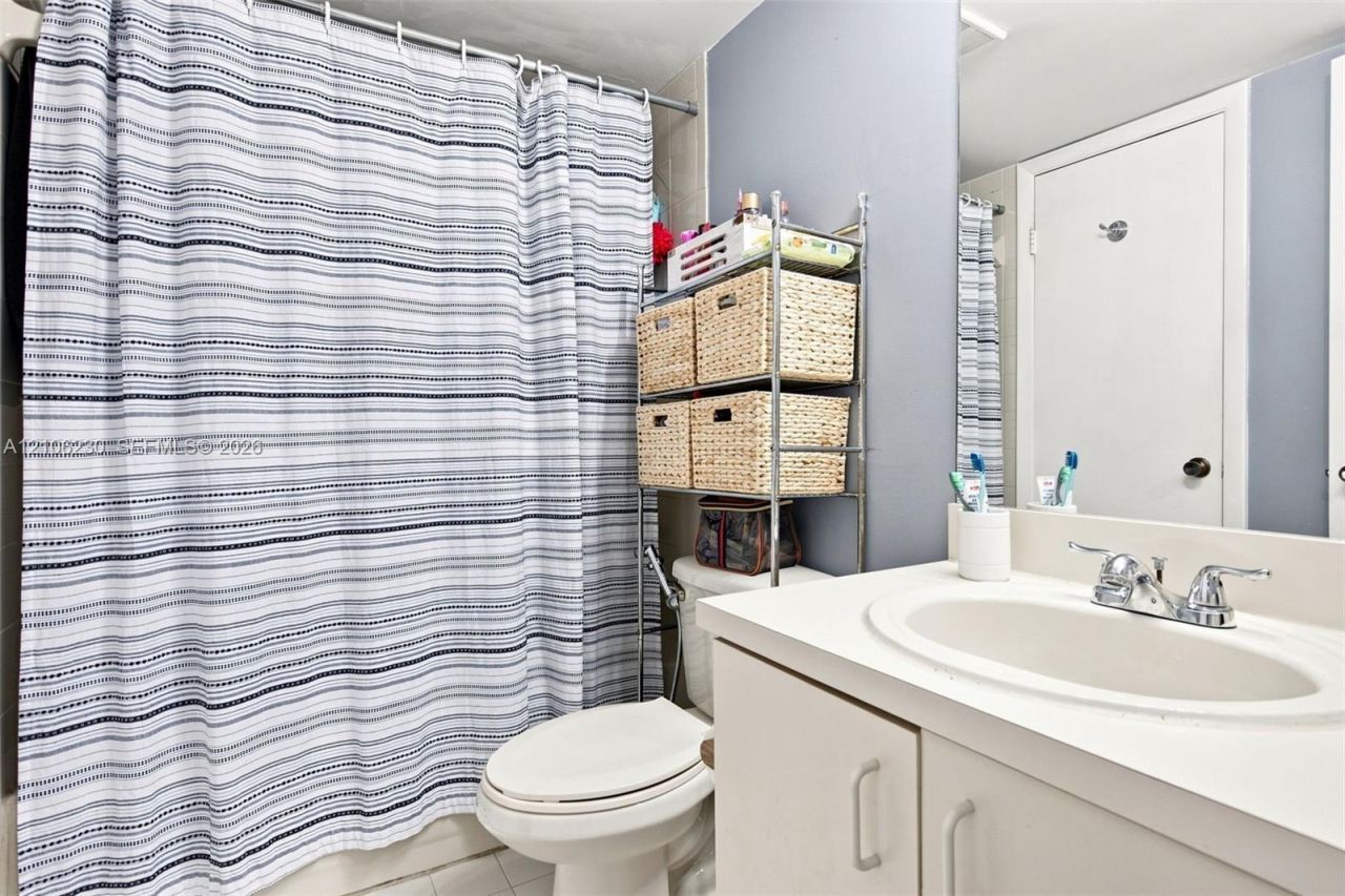 8590 SW 212th St , Unit 207, Cutler Bay, FL 33189 Photo