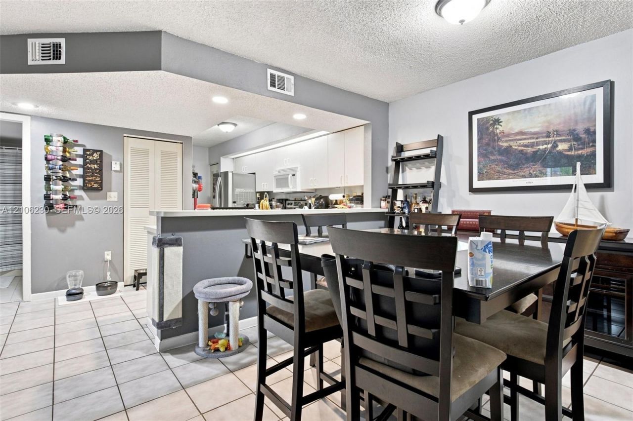 8590 SW 212th St , Unit 207, Cutler Bay, FL 33189 Photo