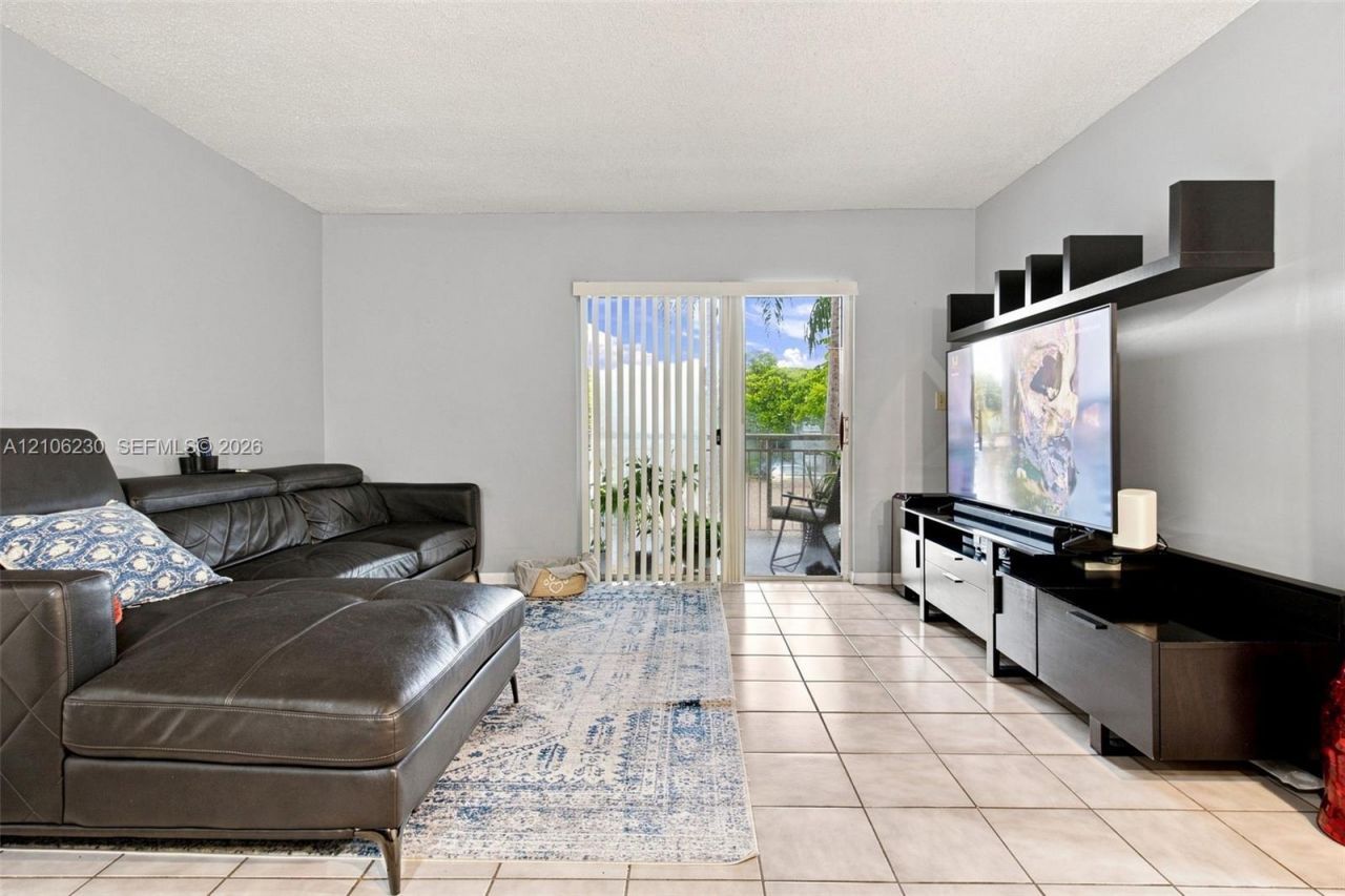 8590 SW 212th St , Unit 207, Cutler Bay, FL 33189 Photo