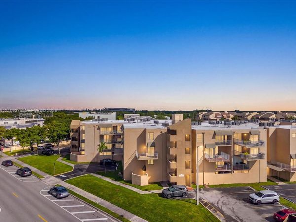 10801 SW 109th Ct , Unit D305, Miami, FL 33176