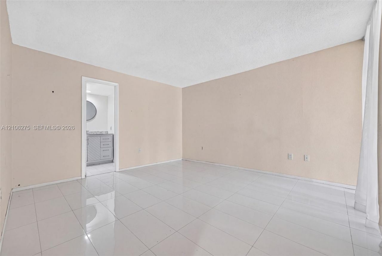 10801 SW 109th Ct , Unit D305, Miami, FL 33176 Photo