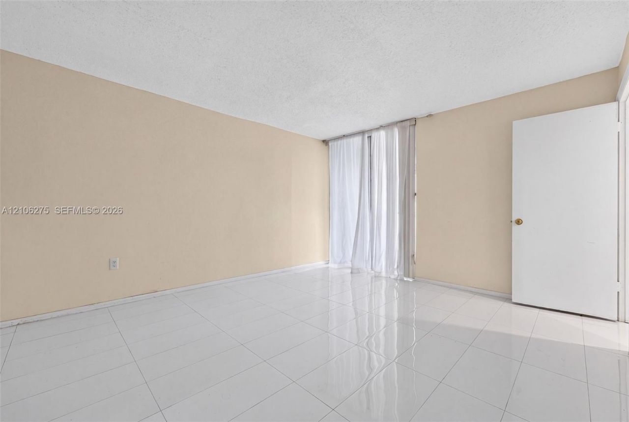 10801 SW 109th Ct , Unit D305, Miami, FL 33176 Photo