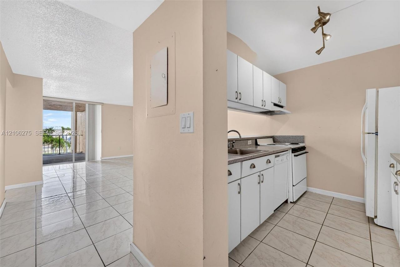 10801 SW 109th Ct , Unit D305, Miami, FL 33176 Photo