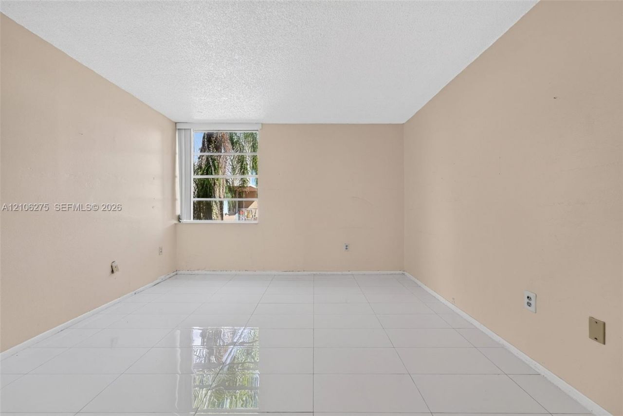 10801 SW 109th Ct , Unit D305, Miami, FL 33176 Photo