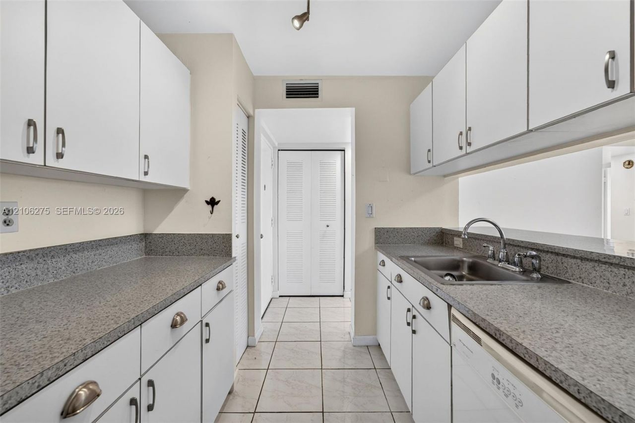 10801 SW 109th Ct , Unit D305, Miami, FL 33176 Photo