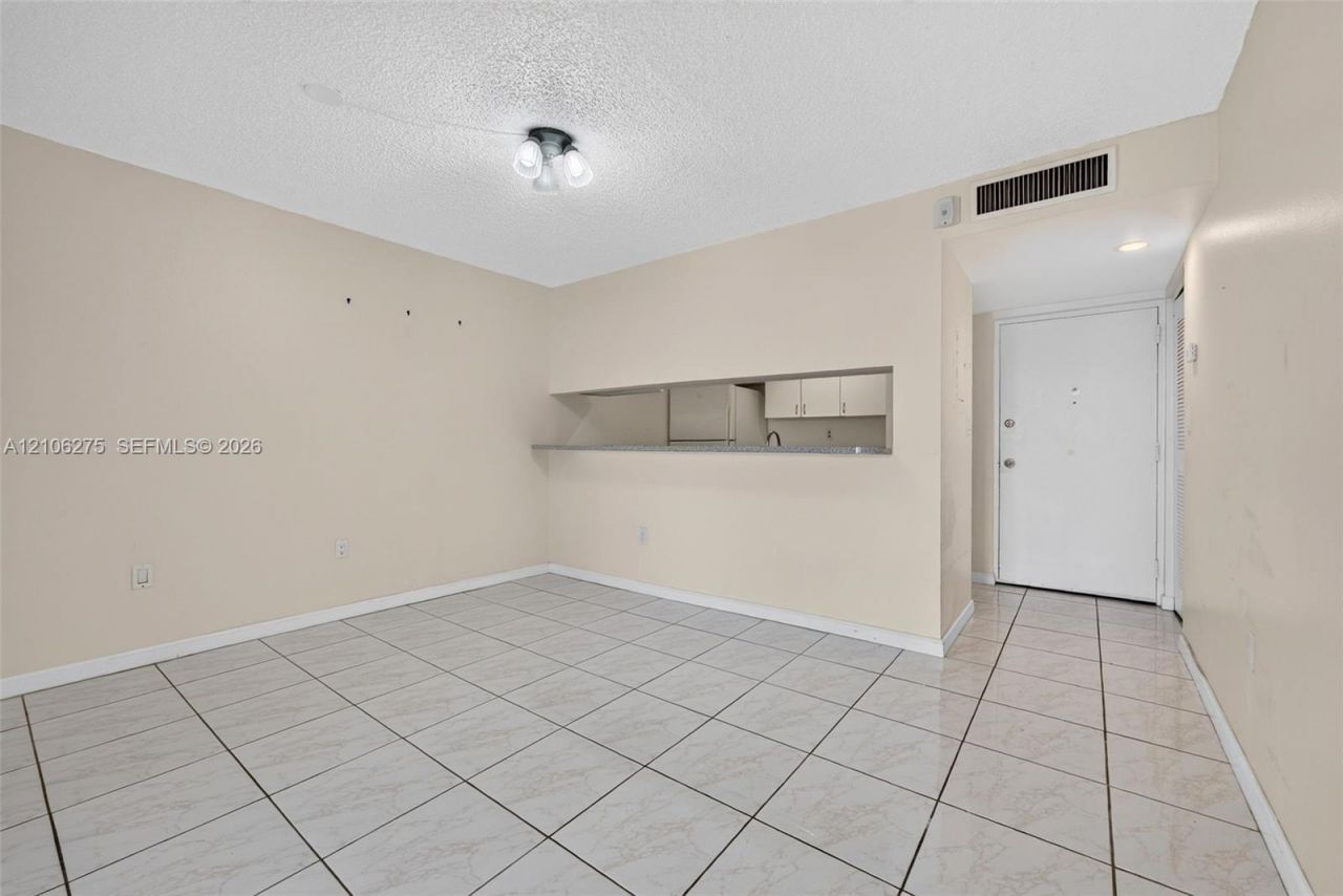 10801 SW 109th Ct , Unit D305, Miami, FL 33176 Photo