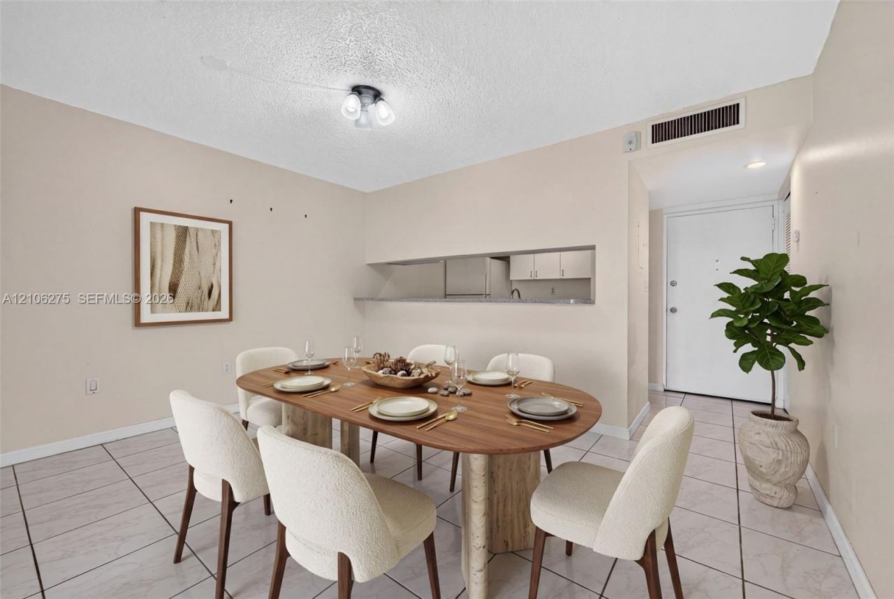 10801 SW 109th Ct , Unit D305, Miami, FL 33176 Photo