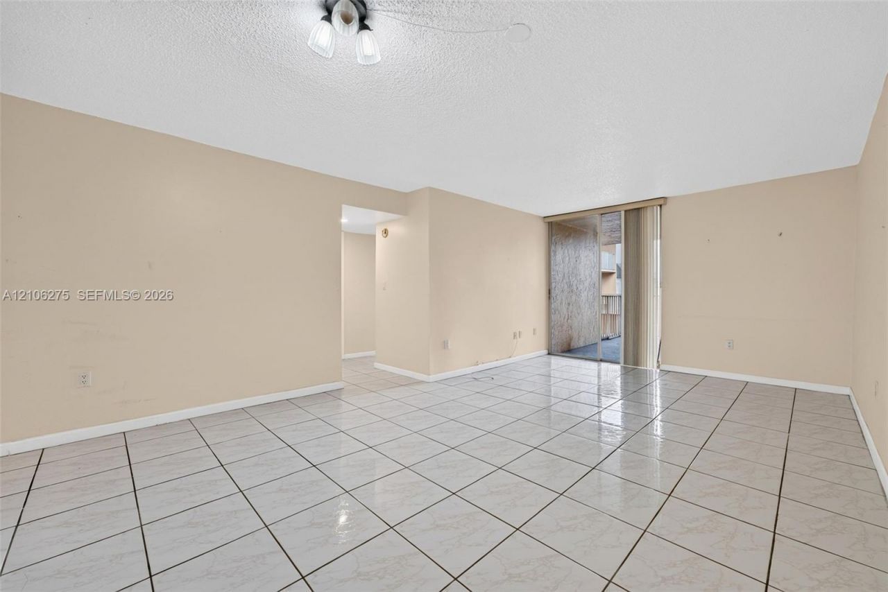 10801 SW 109th Ct , Unit D305, Miami, FL 33176 Photo