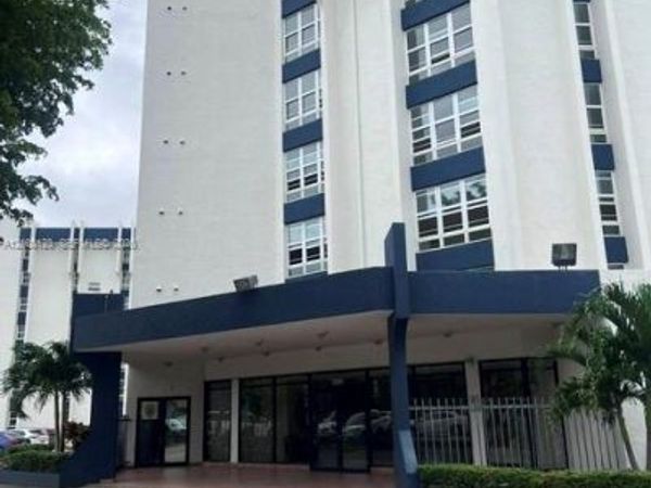9682 Fontainebleau Blvd, Unit 709, Miami, FL 33172