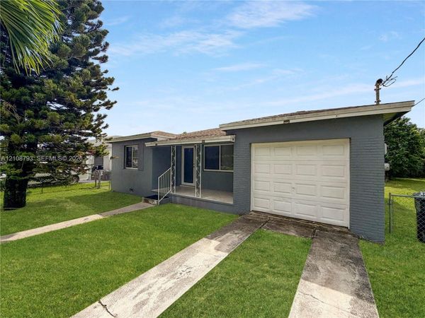 5716 Mayo St , Hollywood, FL 33023