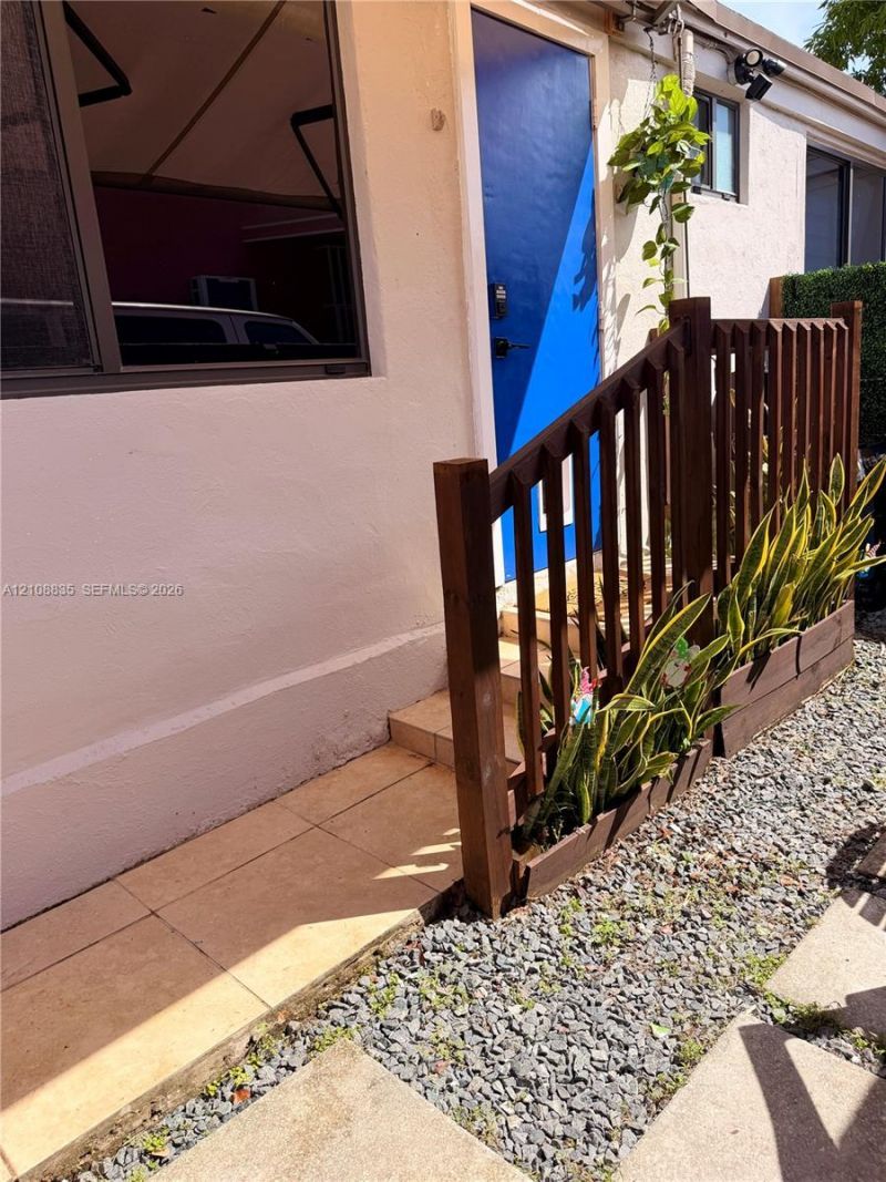 4870 SW 5th Ter , Unit 1, Miami, FL 33134 Photo