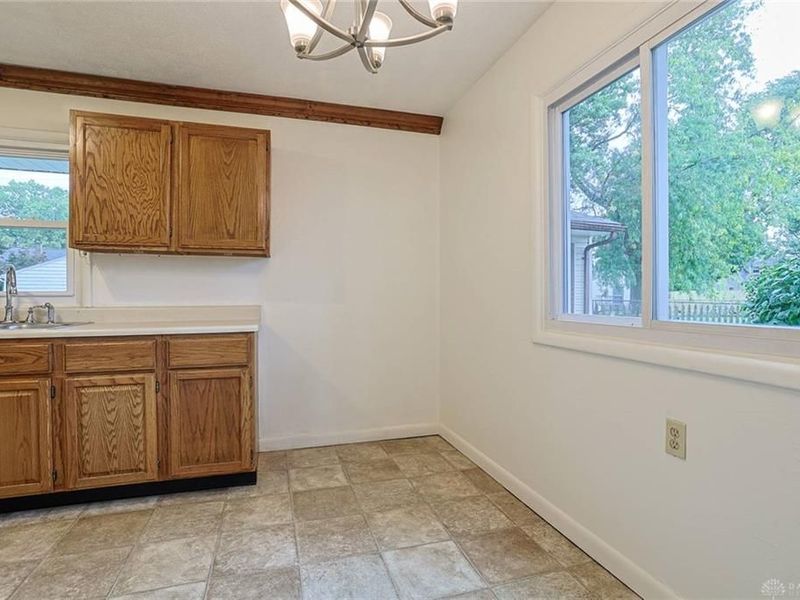 2112 Colton Drive, Kettering, OH 45420 Photo 6