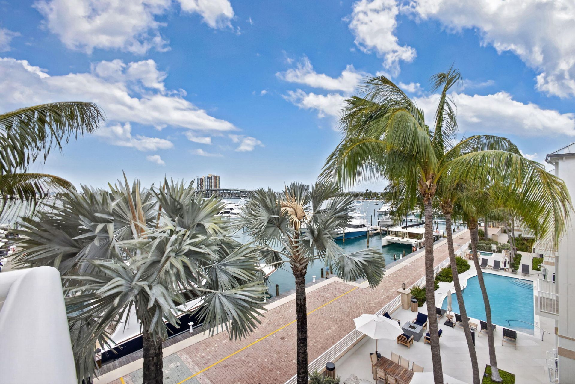 184 Lake Drive, Unit 4102, Palm Beach Shores, FL 33404 Photo