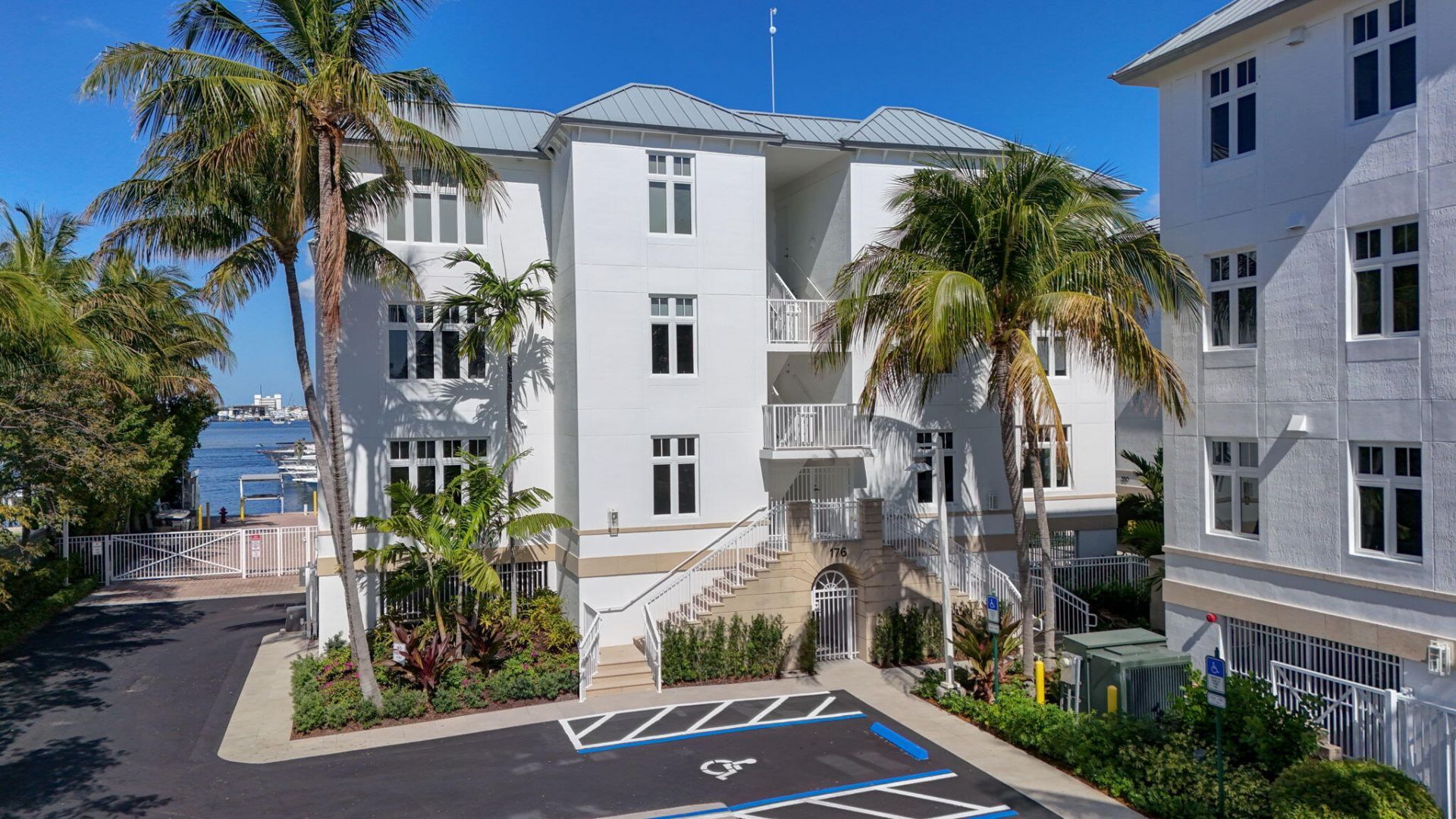 184 Lake Drive, Unit 4102, Palm Beach Shores, FL 33404 Photo