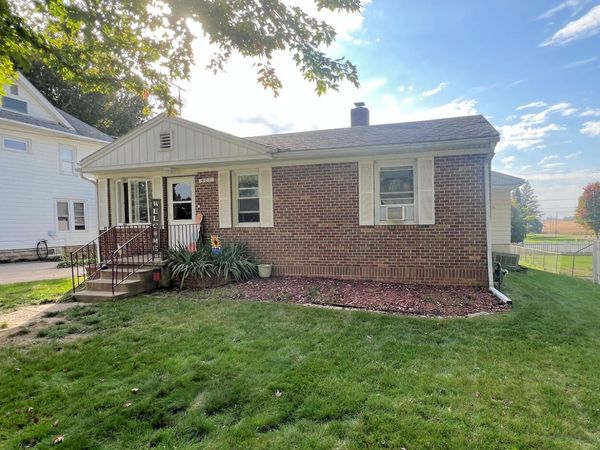 907 Paddock Avenue , Ashton, IL 61006