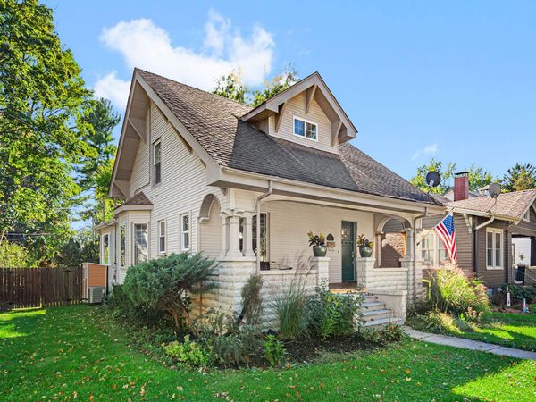 655 Chestnut Street, Valparaiso, IN 46385