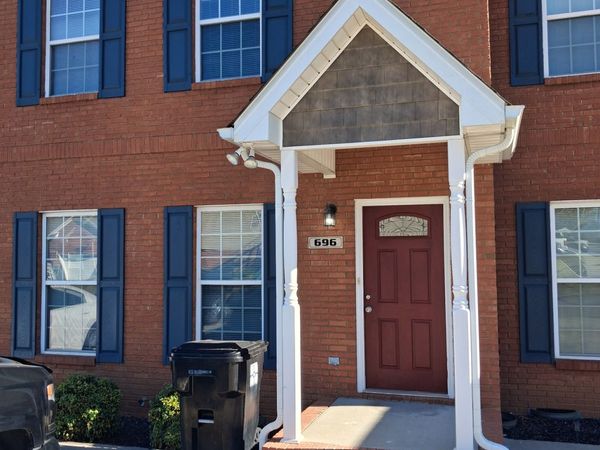 696 Pebble Stone Ct, Columbia, TN 38401