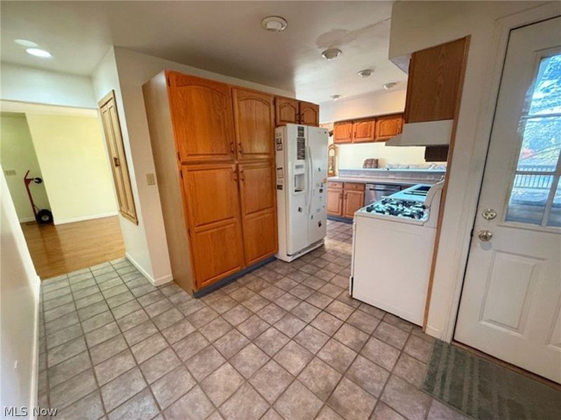 3452 Tee Drive , Akron, OH 44333 Photo 16