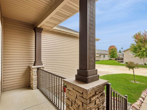 5525 Prairie Parkway, Johnston, IA 50131