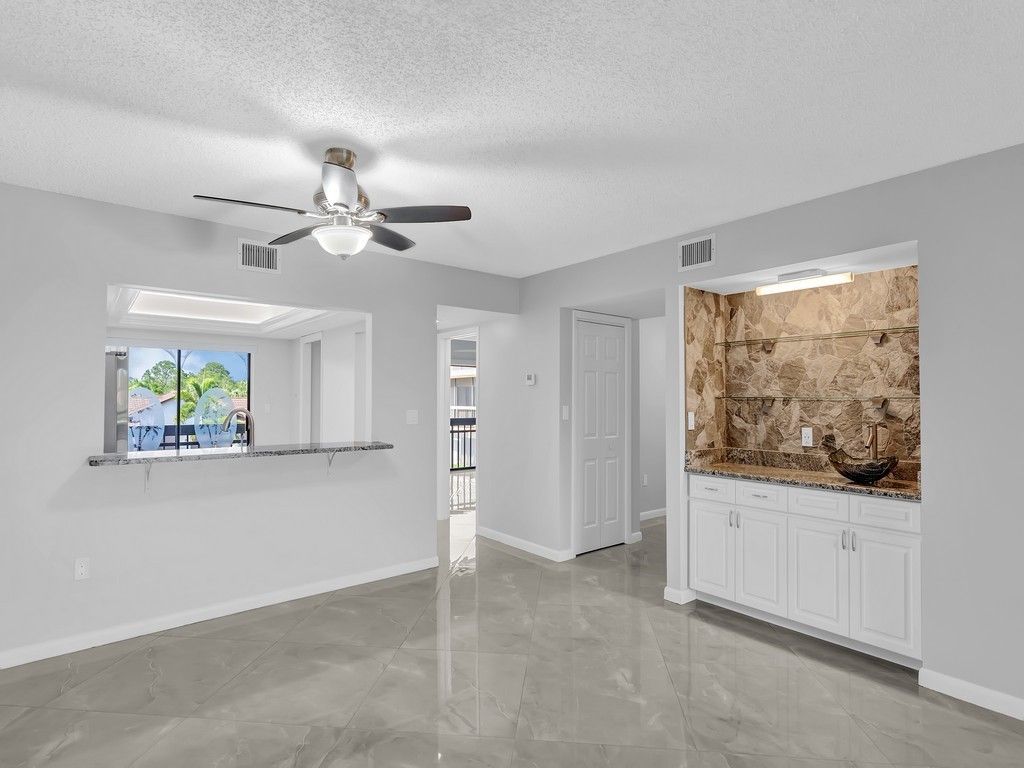 3200 Twin Lakes Terrace, Unit 202, Fort Pierce, FL 34951 Photo