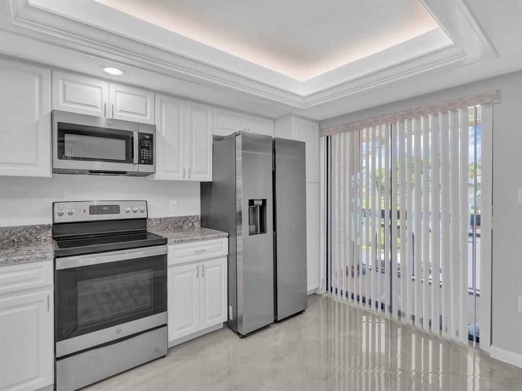 3200 Twin Lakes Terrace, Unit 202, Fort Pierce, FL 34951 Photo