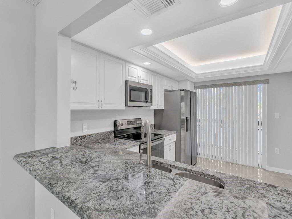 3200 Twin Lakes Terrace, Unit 202, Fort Pierce, FL 34951 Photo