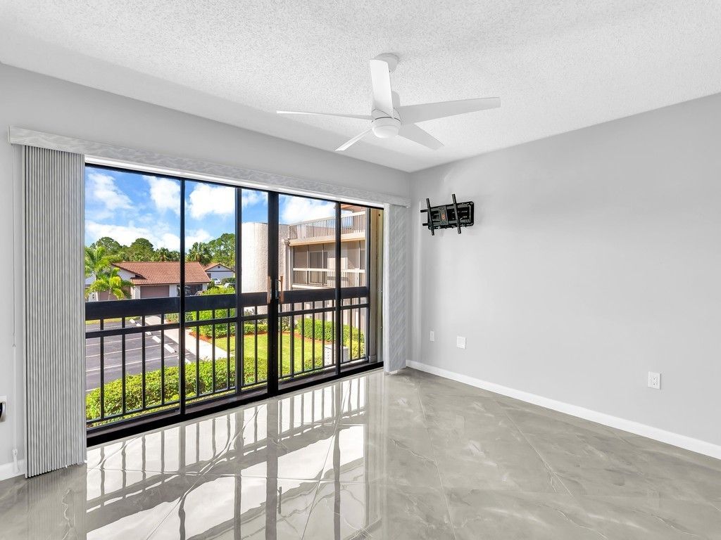 3200 Twin Lakes Terrace, Unit 202, Fort Pierce, FL 34951 Photo