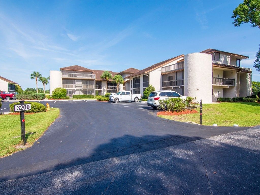 3200 Twin Lakes Terrace, Unit 202, Fort Pierce, FL 34951 Photo
