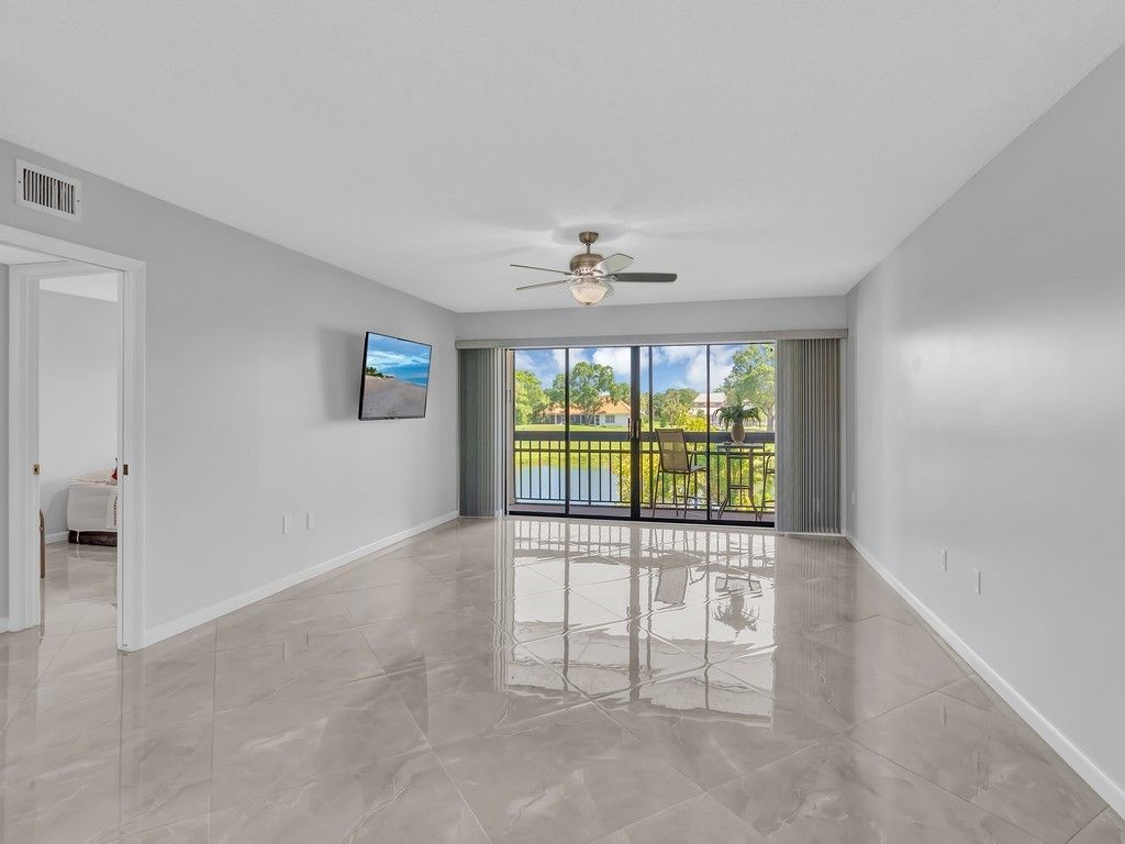 3200 Twin Lakes Terrace, Unit 202, Fort Pierce, FL 34951 Photo