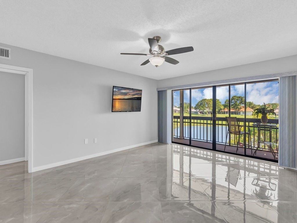3200 Twin Lakes Terrace, Unit 202, Fort Pierce, FL 34951 Photo
