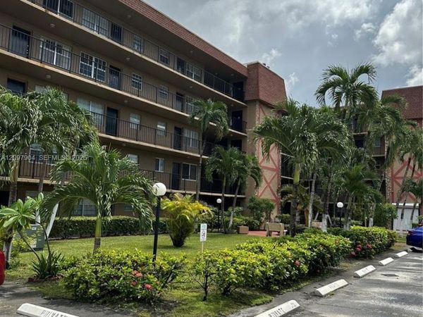 6575 W 4th Ave , Unit 306, Hialeah, FL 33012
