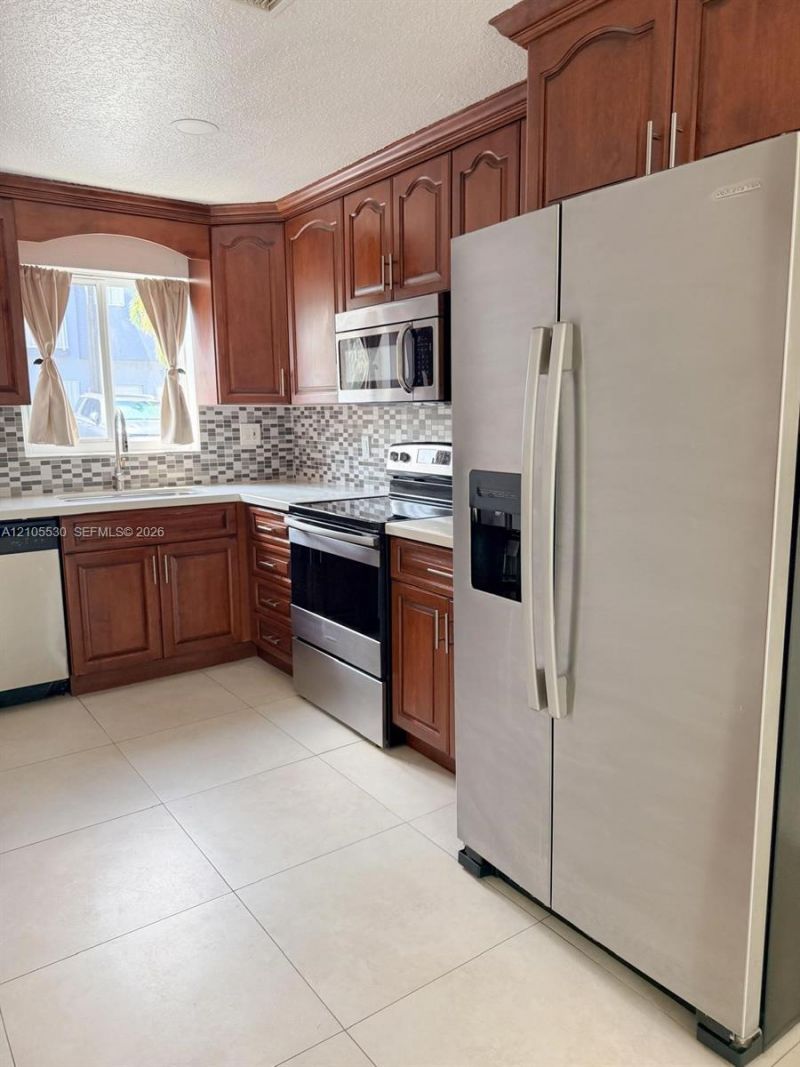 6570 SW 12th St , Unit 7-6570, West Miami, FL 33144 Photo